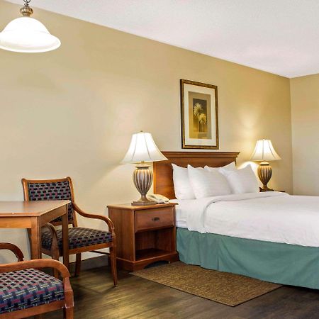 Quality Inn Benson I-10 Exit 304 Экстерьер фото