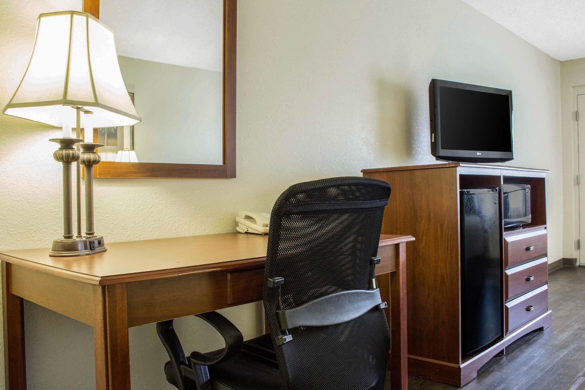Quality Inn Benson I-10 Exit 304 Экстерьер фото