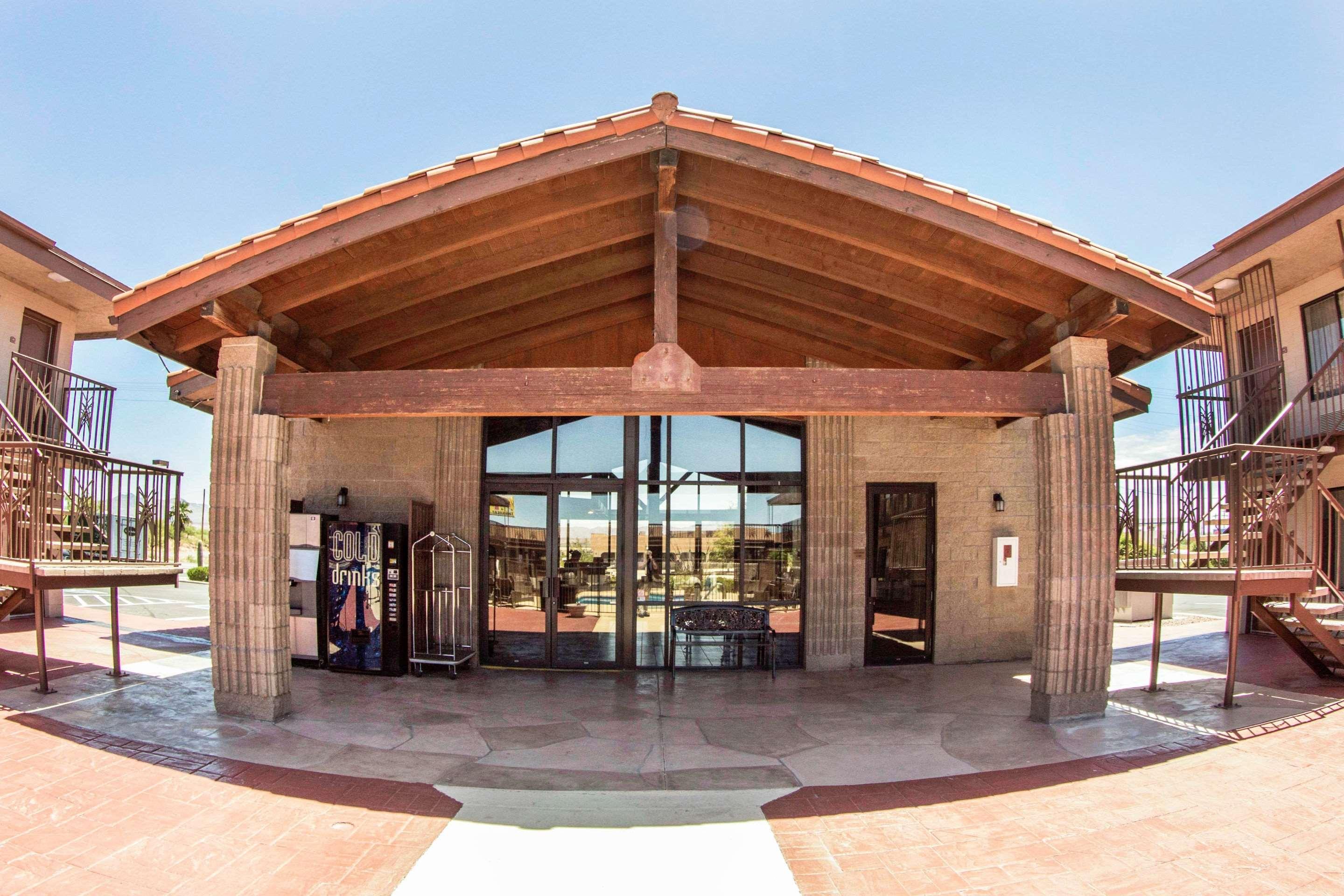 Quality Inn Benson I-10 Exit 304 Экстерьер фото
