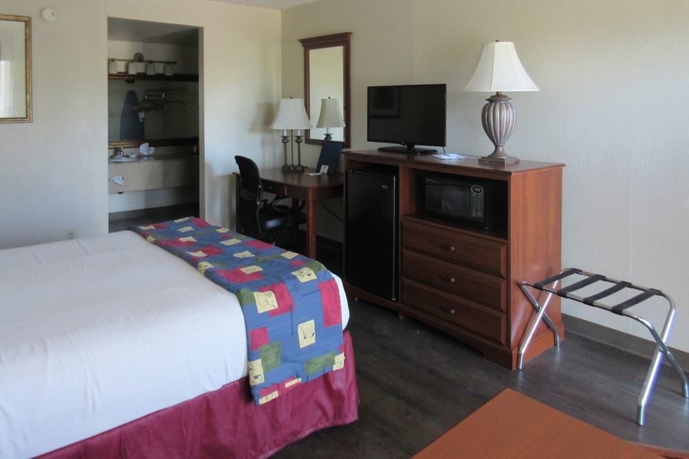 Quality Inn Benson I-10 Exit 304 Экстерьер фото